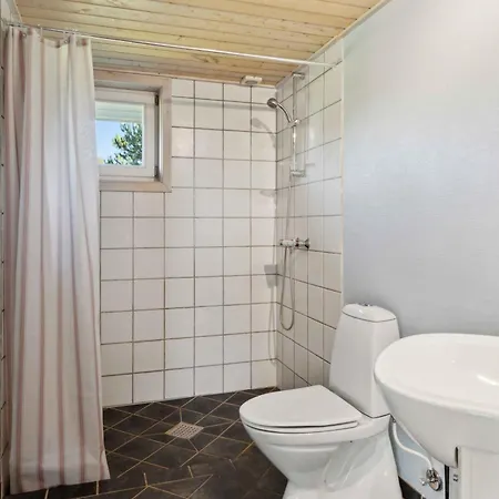 Excellent With Sauna And 10 Persons Højby