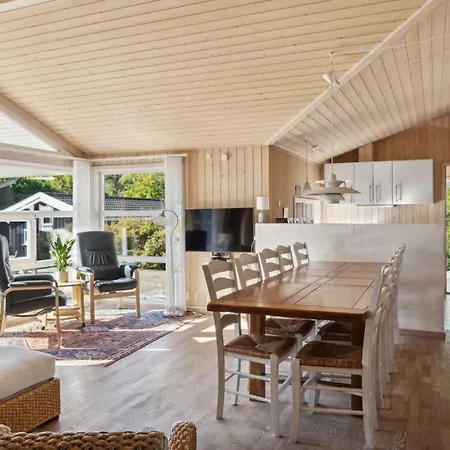 Excellent With Sauna And 10 Persons 펜션 *