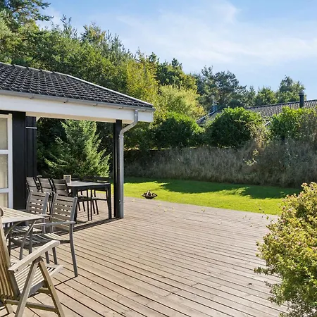 Excellent With Sauna And 10 Persons Højby