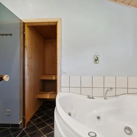 Excellent With Sauna And 10 Persons Tatil Evi Højby